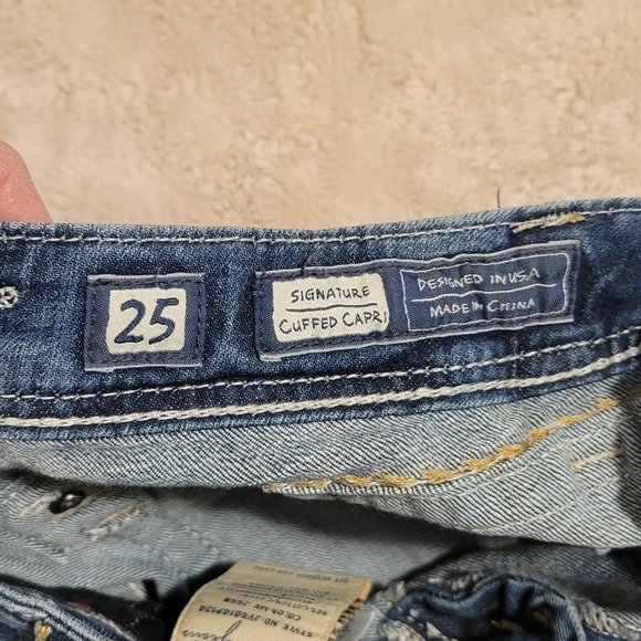 Miss Me Signature Cuffed Capri Jeans Size: 25 - Picture 5 of 13